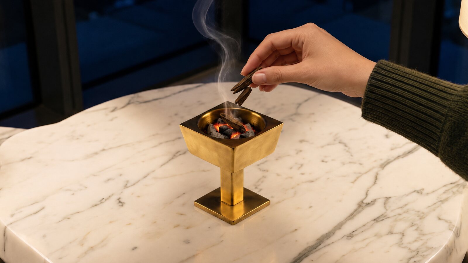 The final details: oud for the family's arrival